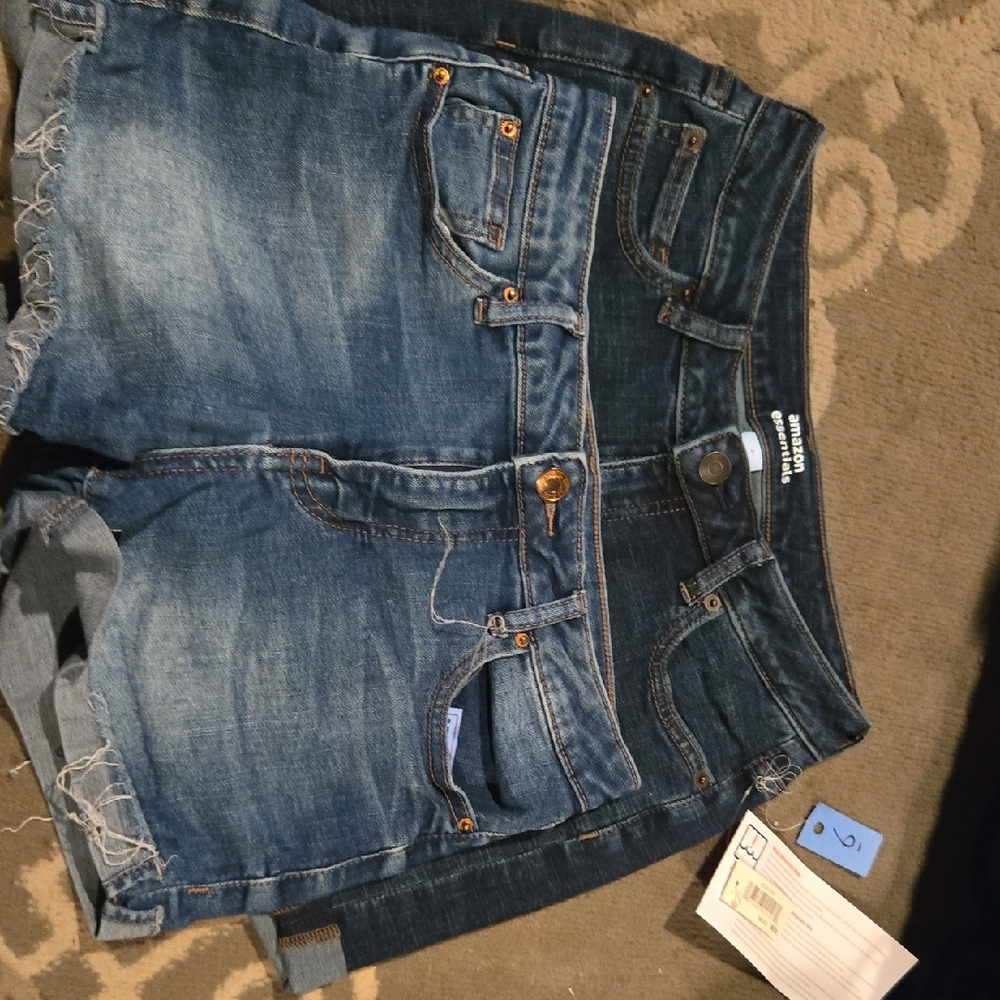 Amazon Essentials Women's Dark and Light Blue Denim Shorts
